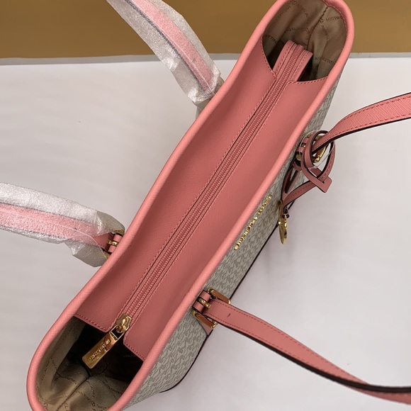 MICHAEL KORS
Jet Set Travel Logo Top-Zip Shoulder Tote Bag PRIMROSE MUL… - Picture 10 of 15